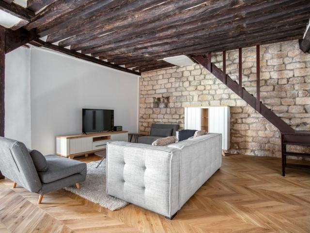 Chic Two Bedroom Apartment in the Heart of Paris