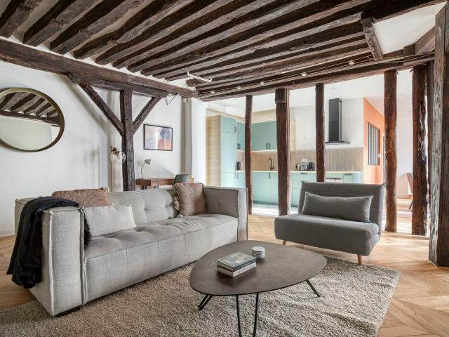 Chic Two Bedroom Apartment in the Heart of Paris, Paris Amsterdam Apartments for Rent
