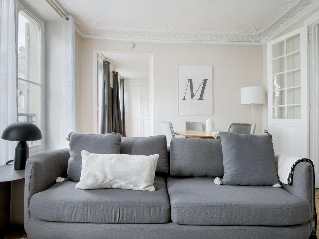 Chic Two Bedroom Apartment in the Heart of Paris, Paris Amsterdam Apartments for Rent