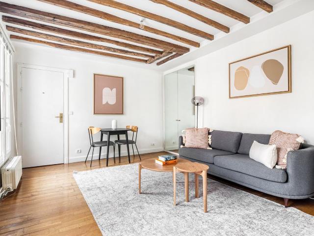 Chic Two Bedroom Apartment in Vibrant Le Marais, Paris Amsterdam Apartments for Rent