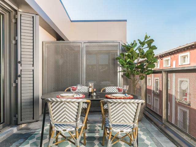 Chic Two Bedroom Apartment in Madrid center