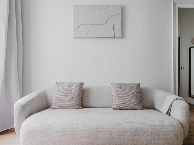 Chic Two Bedroom Apartment in Paris Ternes