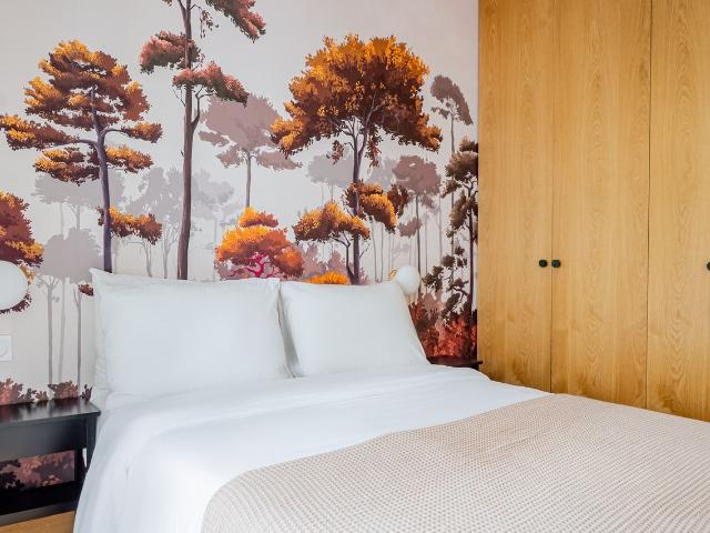 Chic Two Bedroom Apartment in Paris Ternes, Paris Amsterdam Apartments for Rent