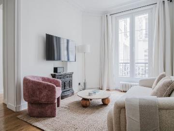 Chic Two Bedroom Apartment in Paris Ternes, Paris Amsterdam Apartments for Rent