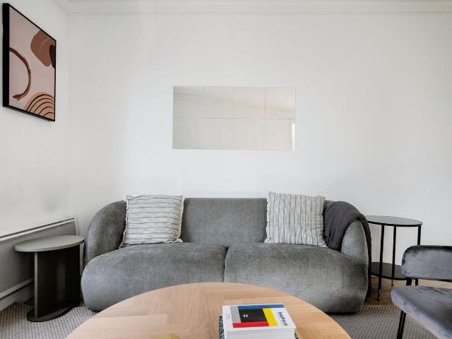 Chic Two Bedroom Apartment in Paris Grenelle, Paris Amsterdam Apartments for Rent