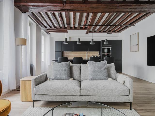 Chic Two Bedroom Apartment in Paris' Odéon, Paris Amsterdam Apartments for Rent