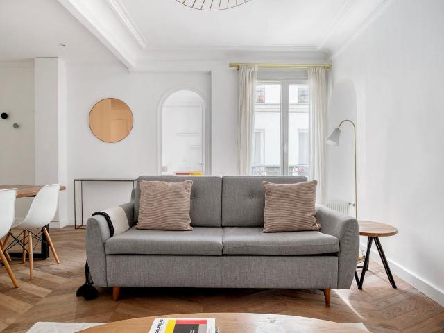 Chic Two Bedroom Apartment in Paris, Paris Amsterdam Apartments for Rent