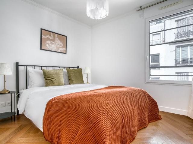 Chic Two Bedroom Apartment in Parisian Style, Paris Amsterdam Apartments for Rent