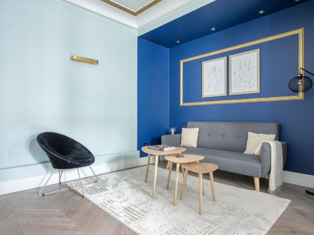 Chic Two Bedroom Getaway in Paris, Paris Amsterdam Apartments for Rent