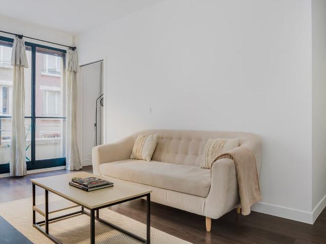 Chic Two Bedroom Paris Apartment Awaits You!, Paris Amsterdam Apartments for Rent
