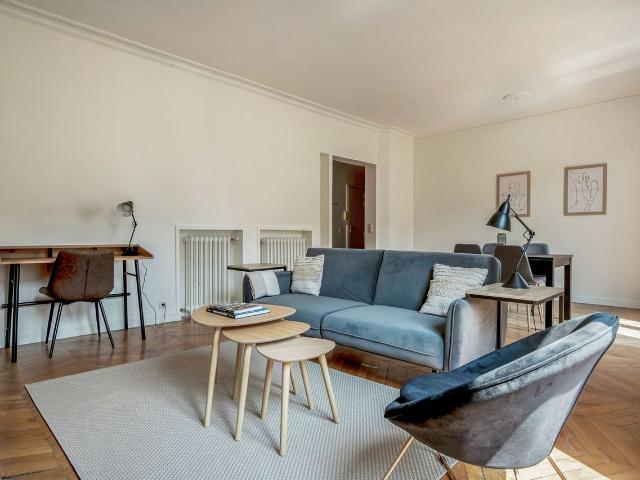 Chic Two Bedroom Retreat in Auteuil, Paris, Paris Amsterdam Apartments for Rent