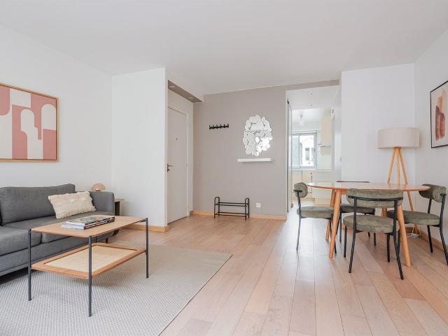 Chic Two Bedroom Retreat in Paris' Chaillot, Paris Amsterdam Apartments for Rent