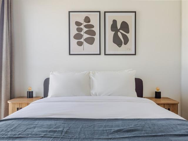 Chic Two Bedroom Retreat in Paris, Paris Amsterdam Apartments for Rent