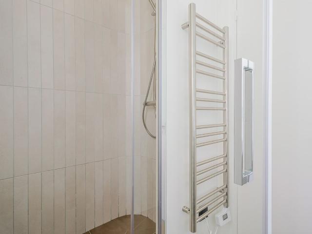 Chic Two Bedroom Retreat in Paris, Paris Amsterdam Apartments for Rent