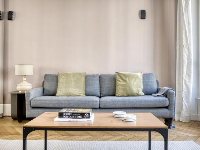 Chic Two Bedroom Retreat in the Heart of Paris