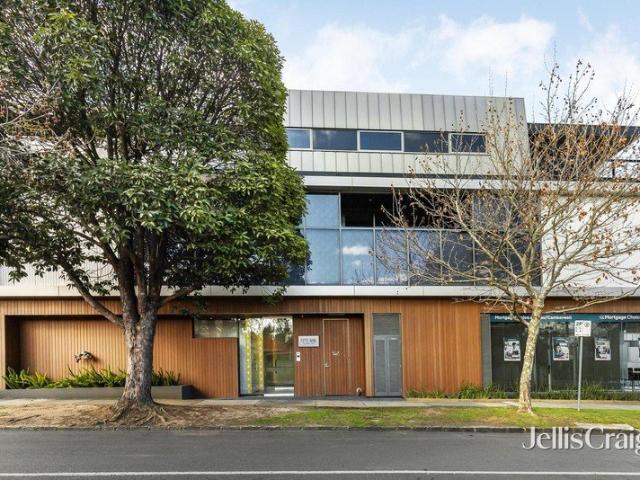 Chic urban living, premium location