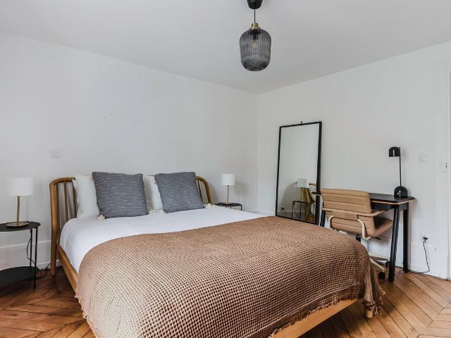 Chic Val de Grâce One Bedroom Retreat, Paris Amsterdam Apartments for Rent