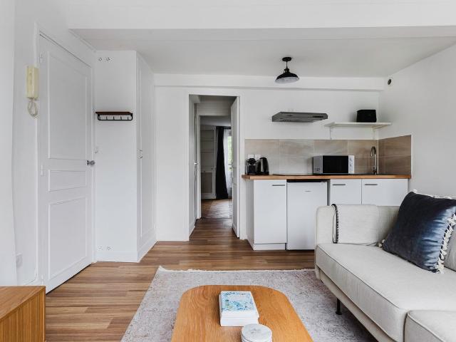 Chic Val de Grâce One Bedroom Retreat, Paris Amsterdam Apartments for Rent
