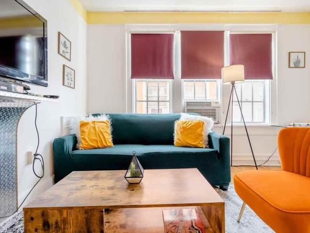 Chic, Vintage, and Charming Urban Downtown Sarasota Apartments 1 Bedroom Apartment for Rent at 118 Indian Pl, Sarasota, FL 34236 Main Street Merchants