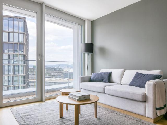 Chic Wieden 1BR w/ Balcony, Gym, Elevator, walk to U Bahn