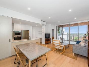 Immaculate Modern Living!