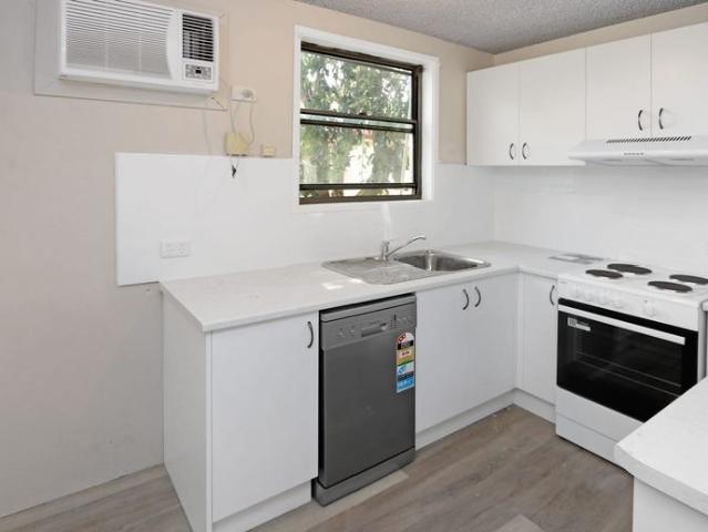 Chic 1 bedroom unit with modern updates