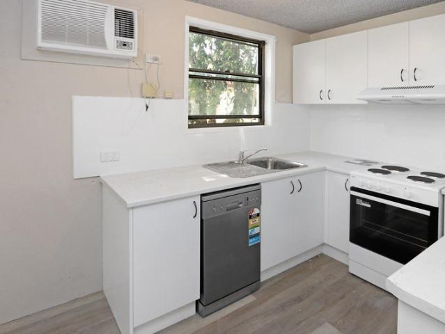 Chic 1 bedroom unit with modern updates