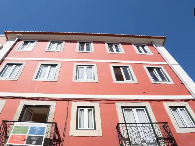 Chic 1 bedroom apartment for rent in Estrela