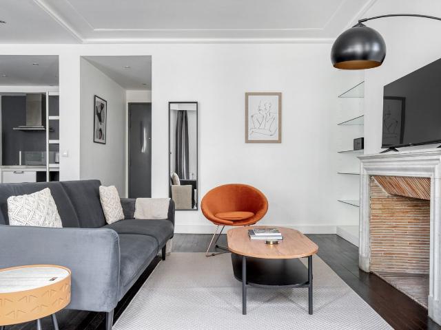 Chic 1 Bedroom Apartment in Central Paris, Paris Amsterdam Apartments for Rent