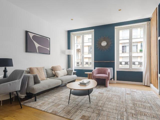 Chic 1 Bedroom Apartment in Paris Ternes, Paris Amsterdam Apartments for Rent