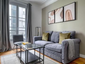 Chic 1 Bedroom Apartment in the Heart of Paris, Paris Amsterdam Apartments for Rent
