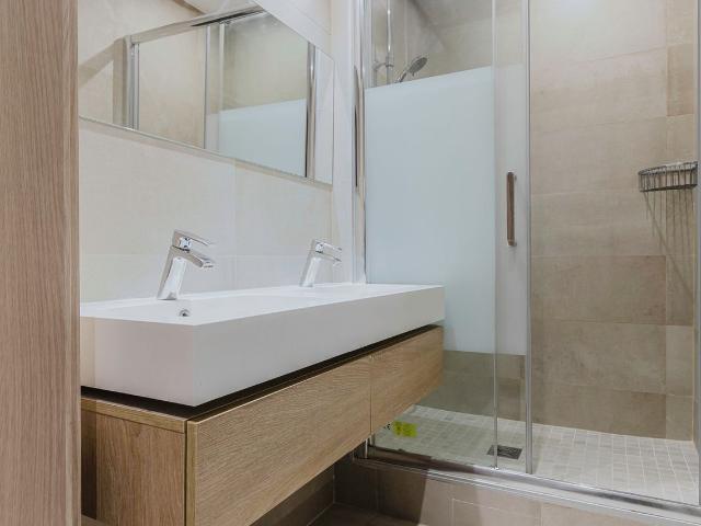 Chic 1 Bedroom Retreat in Paris' Gros Caillou, Paris Amsterdam Apartments for Rent