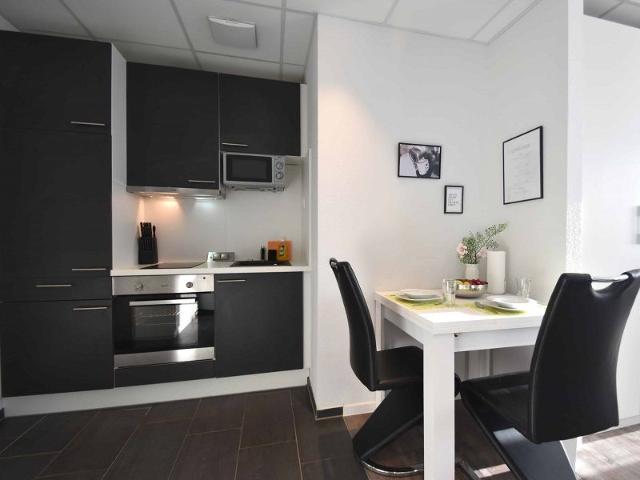 Chic 1 room penthouse, fully equipped, great location in Niederrad