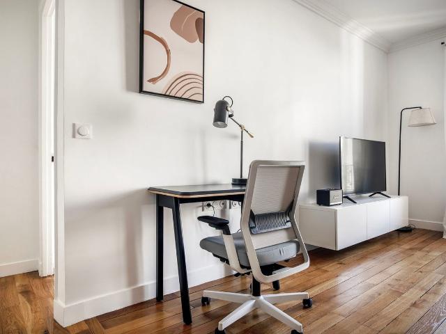 Chic 1BR Haven in Paris: Your Home Away from Home, Paris Amsterdam Apartments for Rent