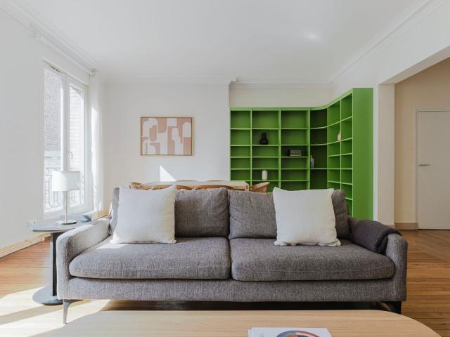Chic 2 Bedroom Apartment in Batignolles, Paris