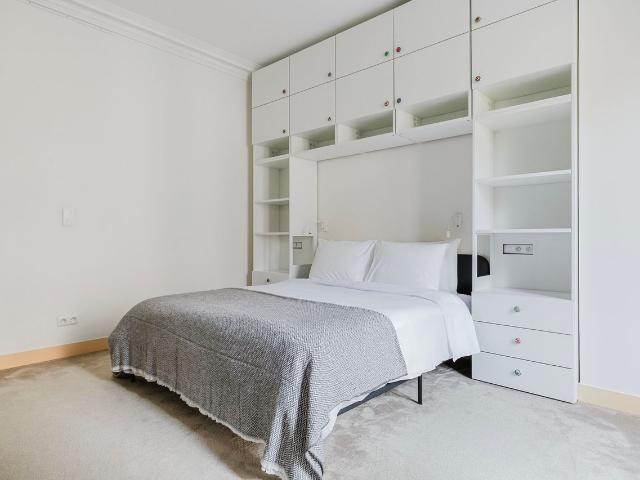 Chic 2 Bedroom Apartment in Batignolles, Paris, Paris Amsterdam Apartments for Rent