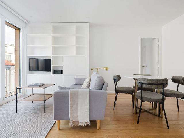 Chic 2 Bedroom Apartment in École Militaire, Paris Amsterdam Apartments for Rent