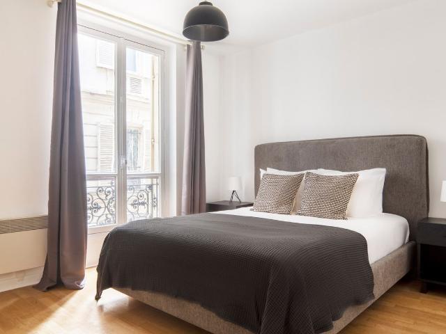 Chic 2 Bedroom Apartment in Parisian Paradise, Paris Amsterdam Apartments for Rent