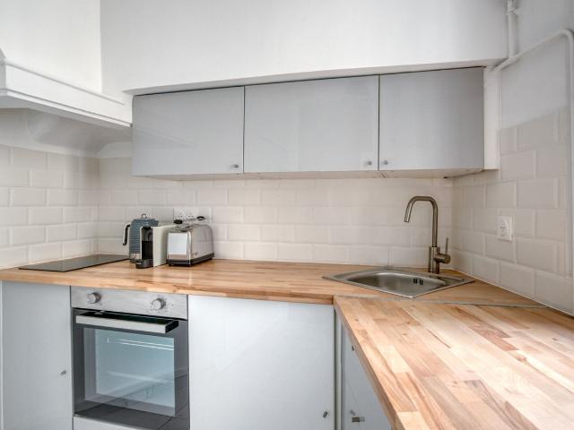 Chic 2 Bedroom Apartment Ready to Live in Paris, Paris Amsterdam Apartments for Rent