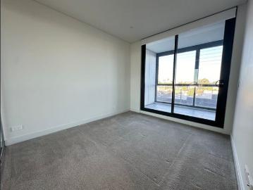 Chic 2 Bedroom Apartment with study and Parking, Perfectly Situated in Arncliffe!
