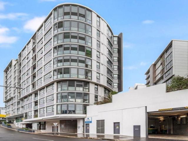 Chic 2 Bedroom Apartment with Study, Parking, Perfectly Situated in Arncliffe!