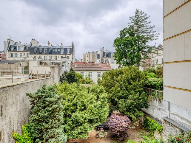Chic 2 Bedroom Oasis in Prime Paris Location, Paris Amsterdam Apartments for Rent