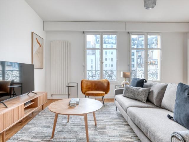 Chic 2 Bedroom Retreat in École Militaire, Paris