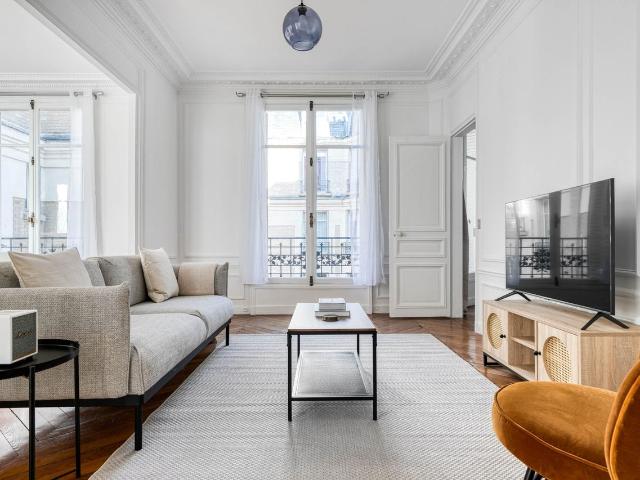 Chic 2BR Apartment in Plaine Monceau, Paris, Paris Amsterdam Apartments for Rent