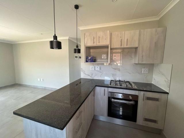 Chic 3 Bed Home with Patio in Prime Midrand Estate