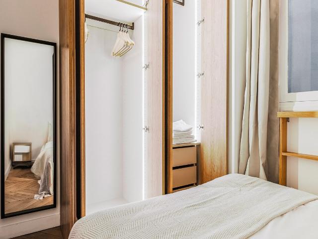 Chic 3 Bedroom Apartment in the Heart of Paris, Paris Amsterdam Apartments for Rent