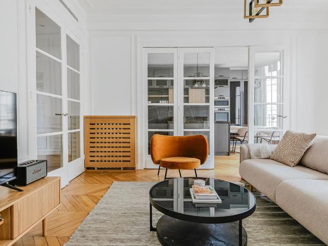 Chic 3 Bedroom Apartment in the Heart of Paris, Paris Amsterdam Apartments for Rent