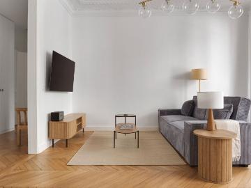 Chic 4 Bedroom Apartment in Heart of Paris, Paris Amsterdam Apartments for Rent