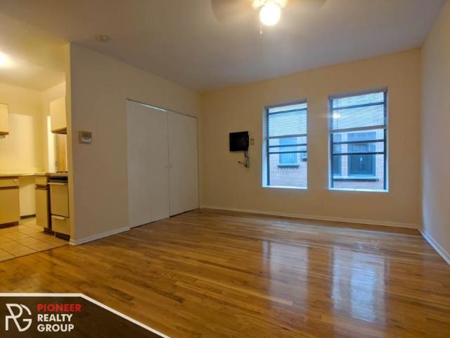 Chicago IL 60657 105827100