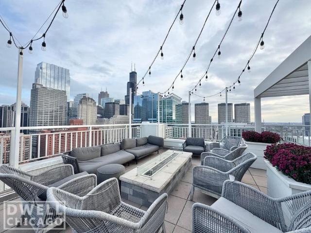 Chicago IL 60661 105340136